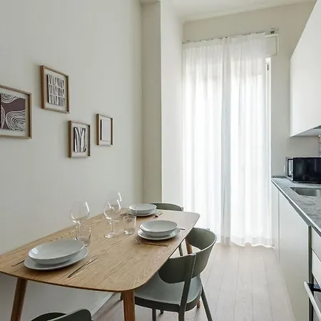 Apartment Uberto Visconti Di Modrone B Milan